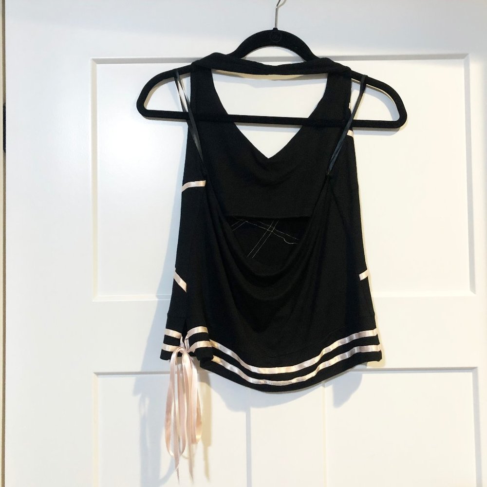 Gorgeous Nicole Miller Halter - Picture 2 of 13